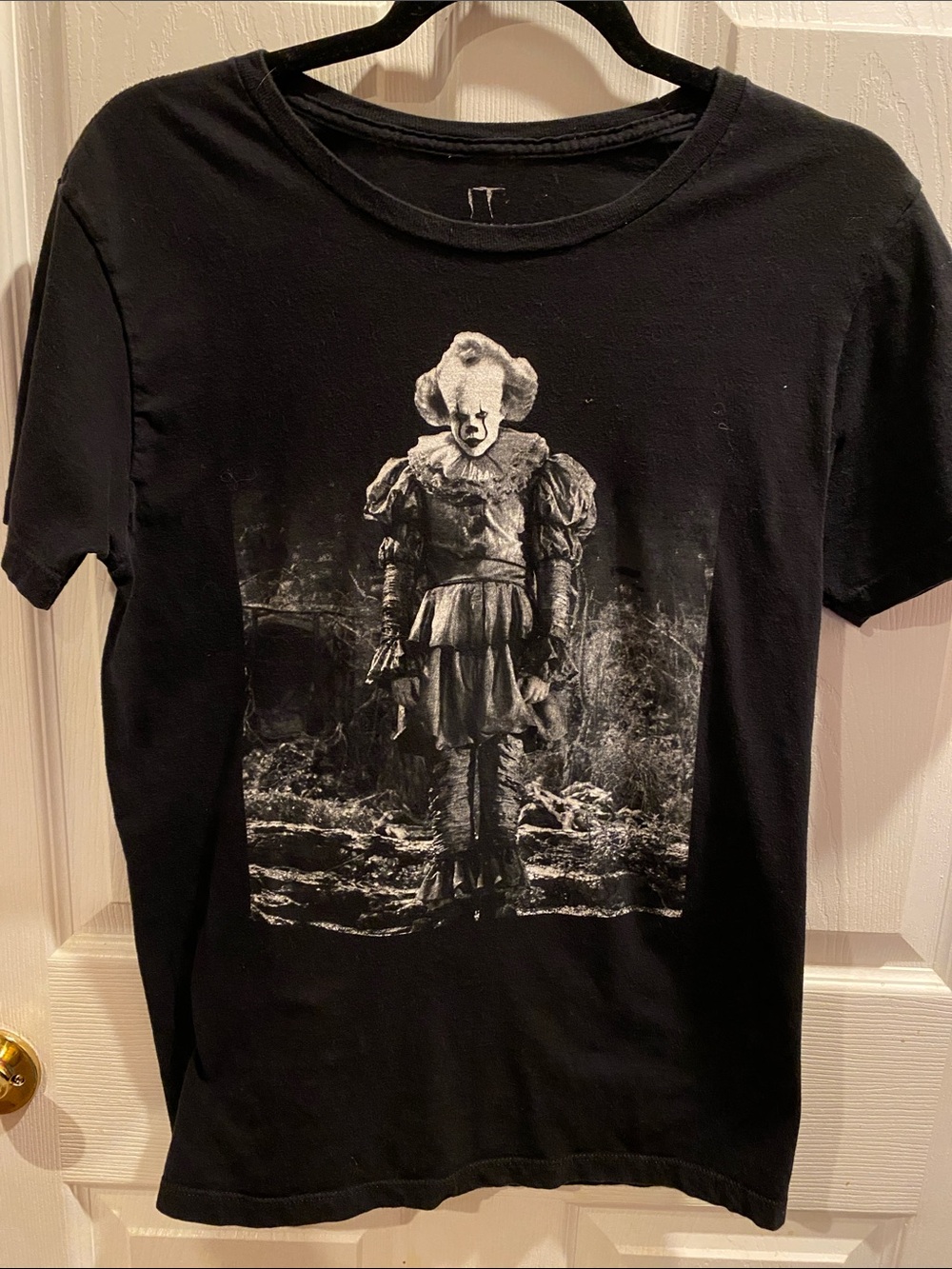 Black Graphic Horror Tee with Pennywise Print